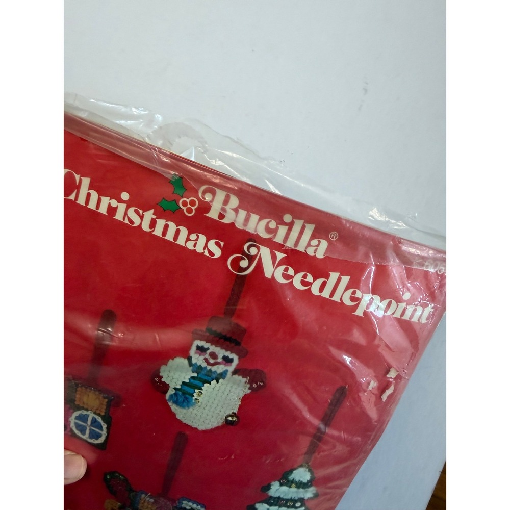 VTG Bucilla Needlepoint 4 Ornament Kit DIY Christmas Crafts Plastic Canvas Open - Picture 14 of 14